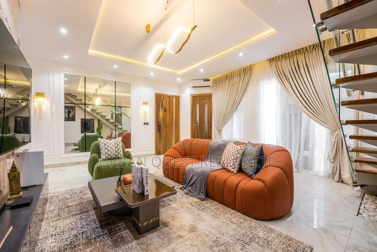 Furnished 2bdrm Apartment in Off Freedom Way, Lekki Phase 1 for sale
