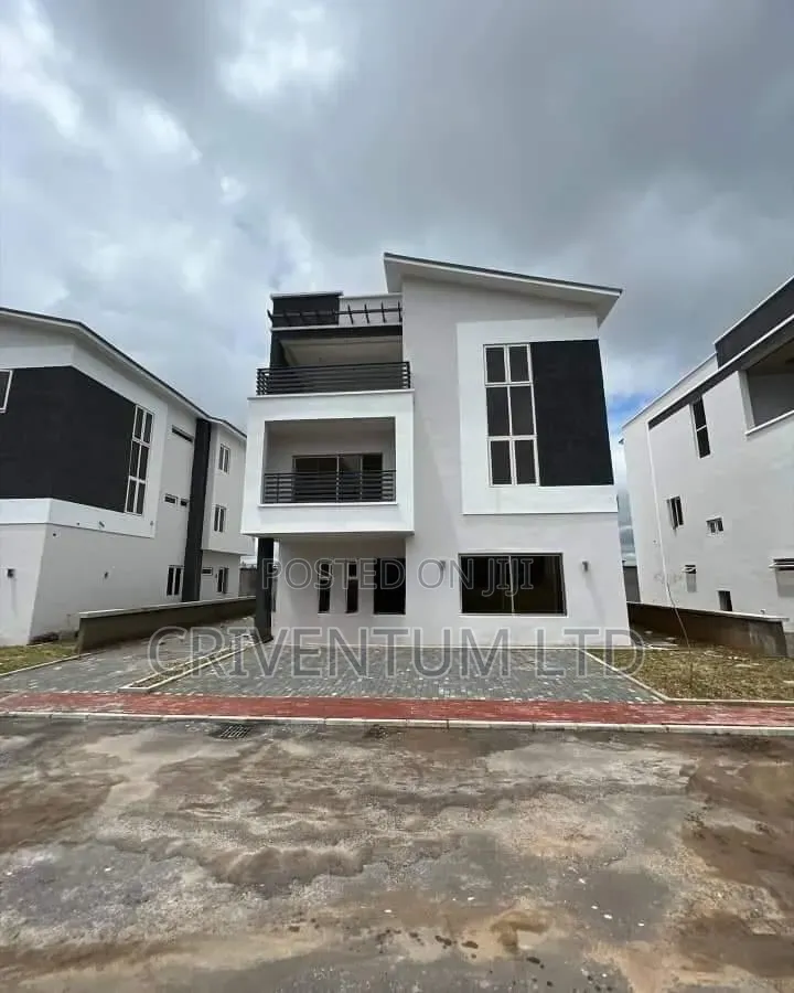 5bdrm Duplex in Jabi for sale