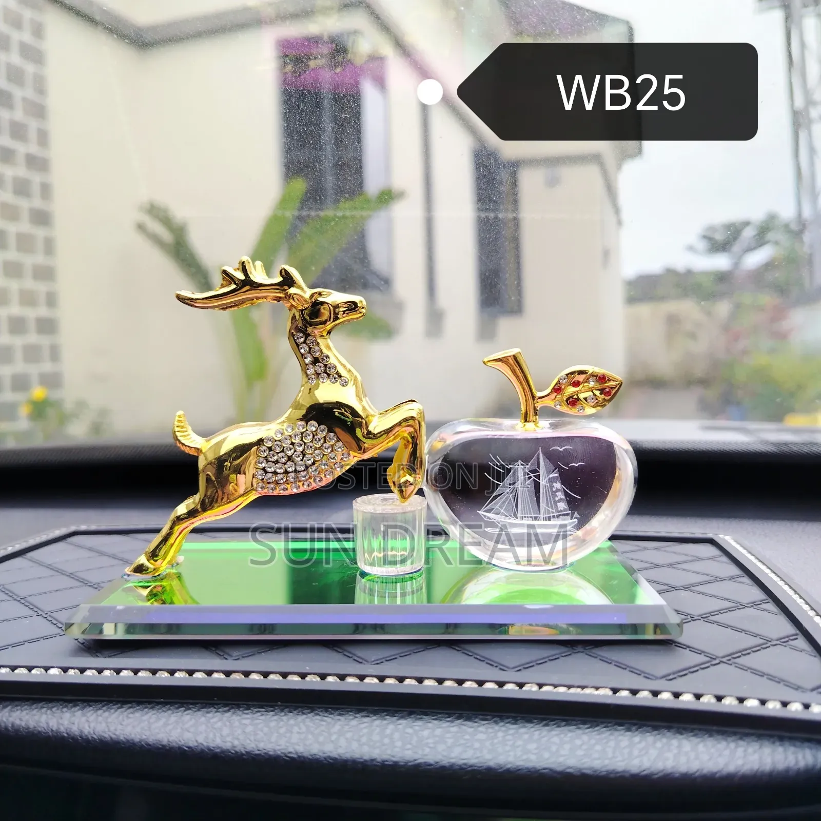 Car Accessories Golden Deer Apple Luxury Gift for Men Birthday Gift