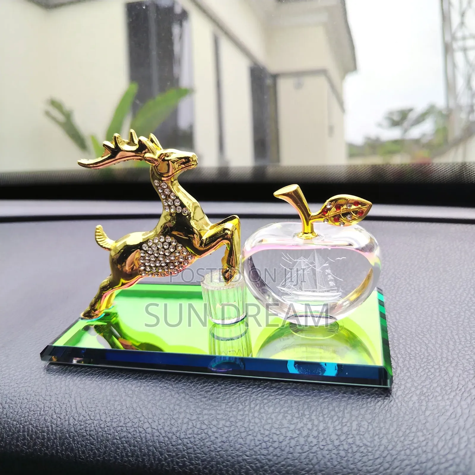 Car Accessories Golden Deer Apple Luxury Gift for Men Birthday Gift