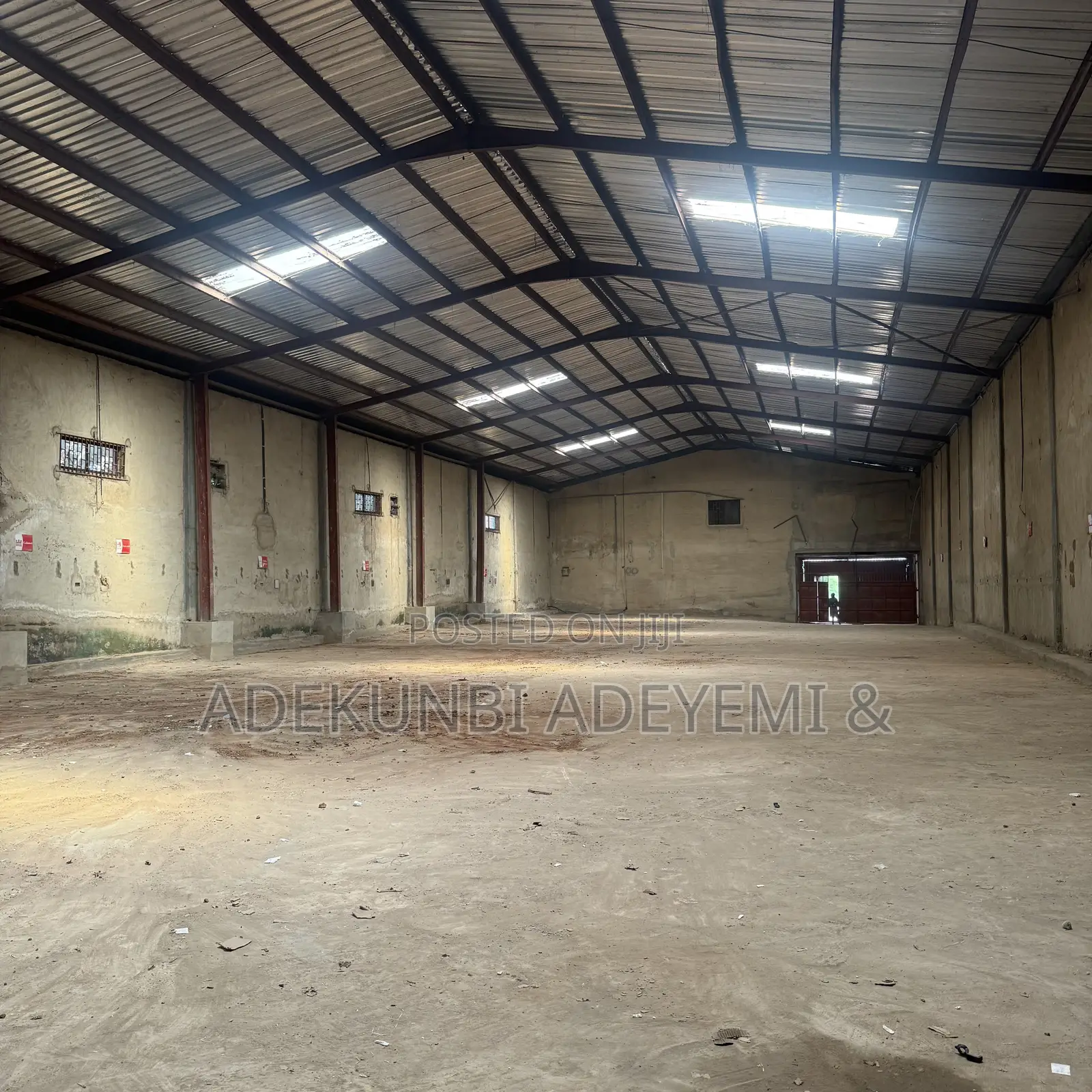 Warehouse in Idu