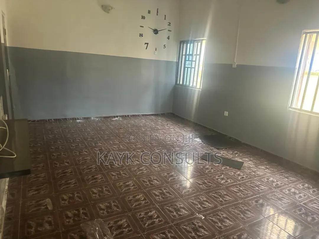 2bdrm Block of Flats in FHA for rent