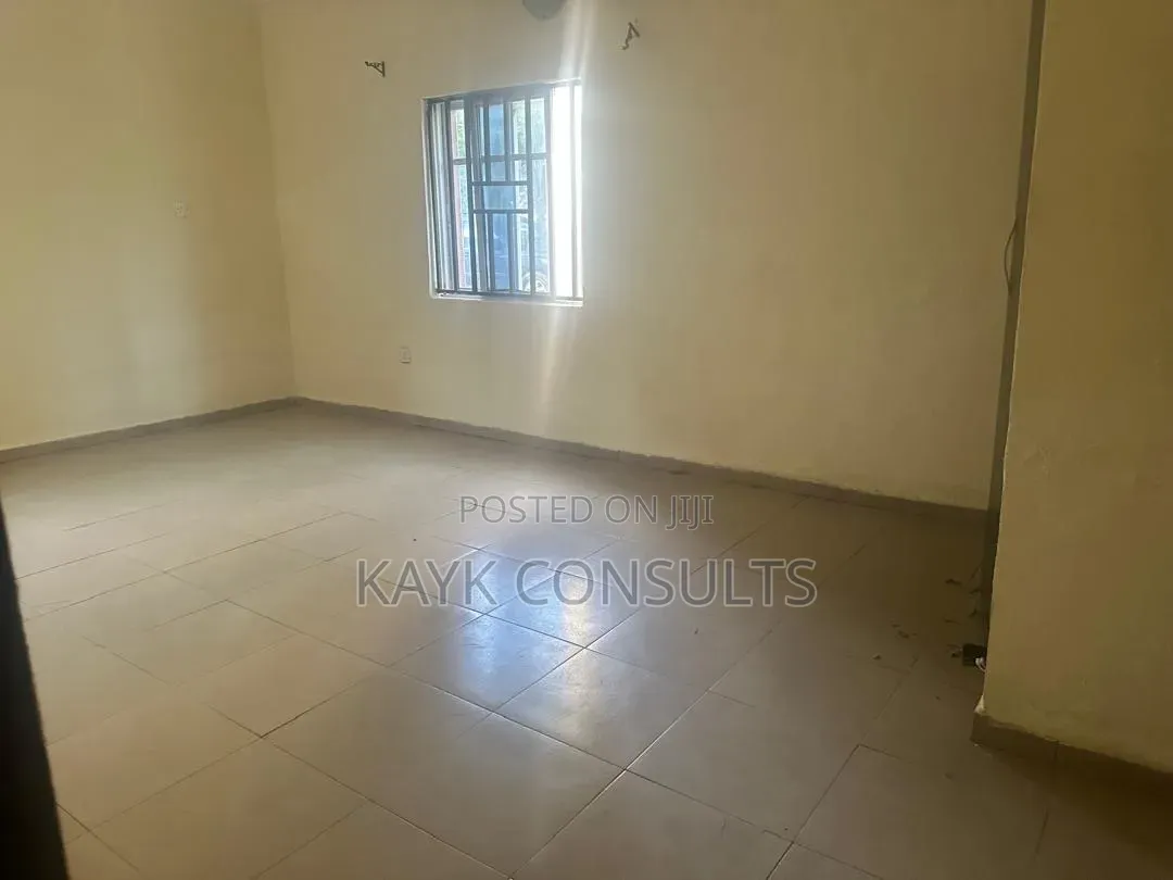 2bdrm Block of Flats in FHA for rent
