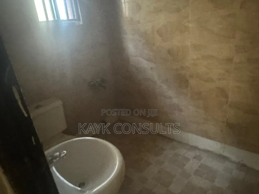 2bdrm Block of Flats in FHA for rent
