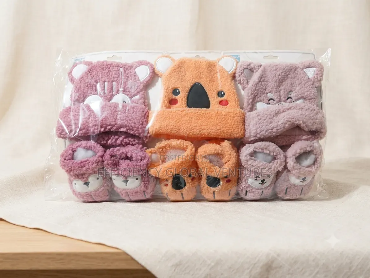 3-in-1 Cute Baby Hat and Booties Set-Soft Warm Infant Cap Socks