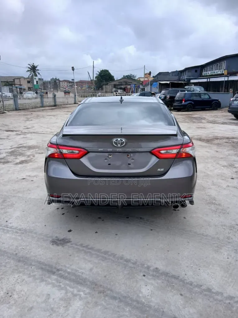 Toyota Camry 2018 Gray
