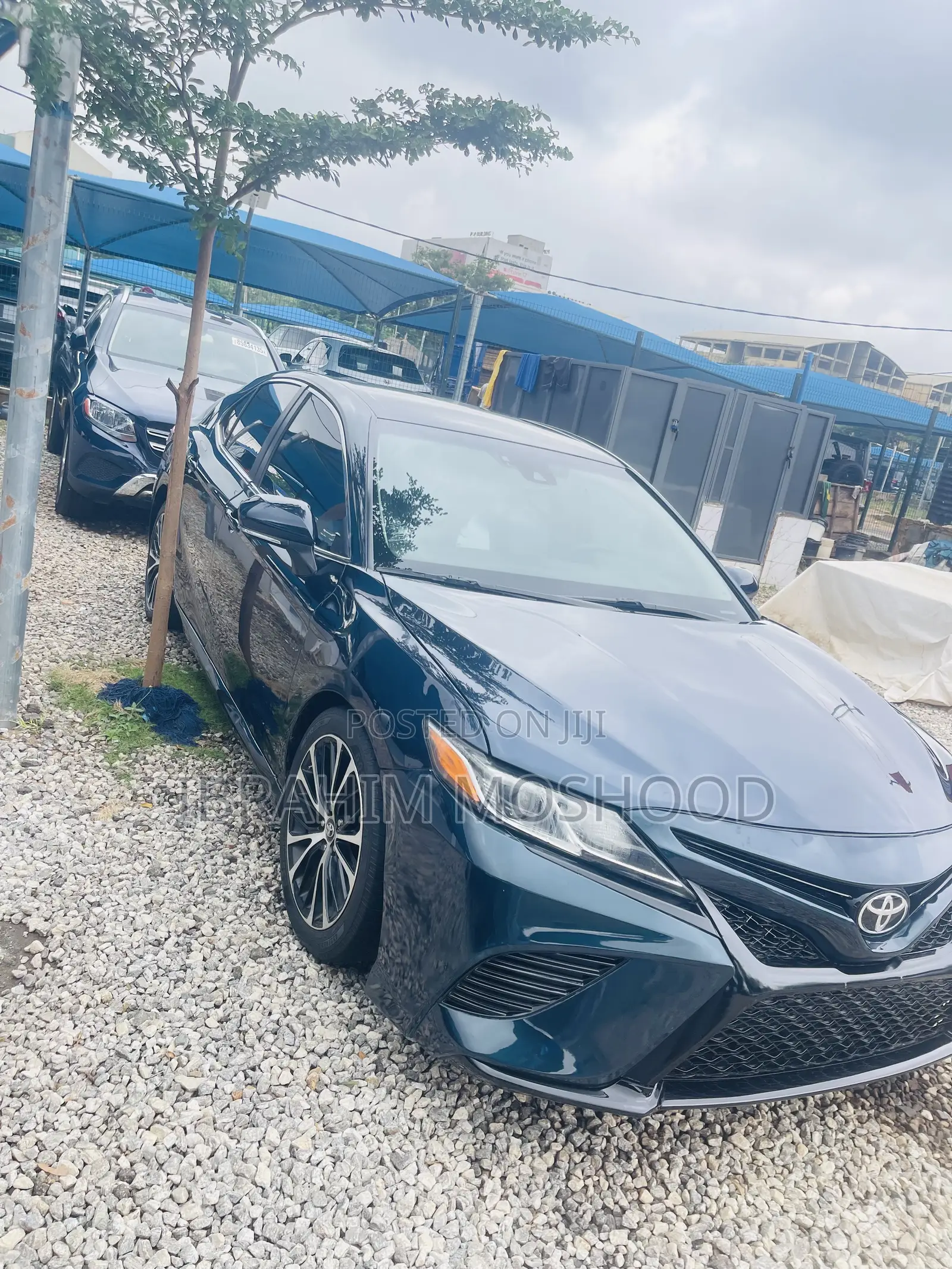 Toyota Camry SE FWD (2.5L 4cyl 8AM) 2018