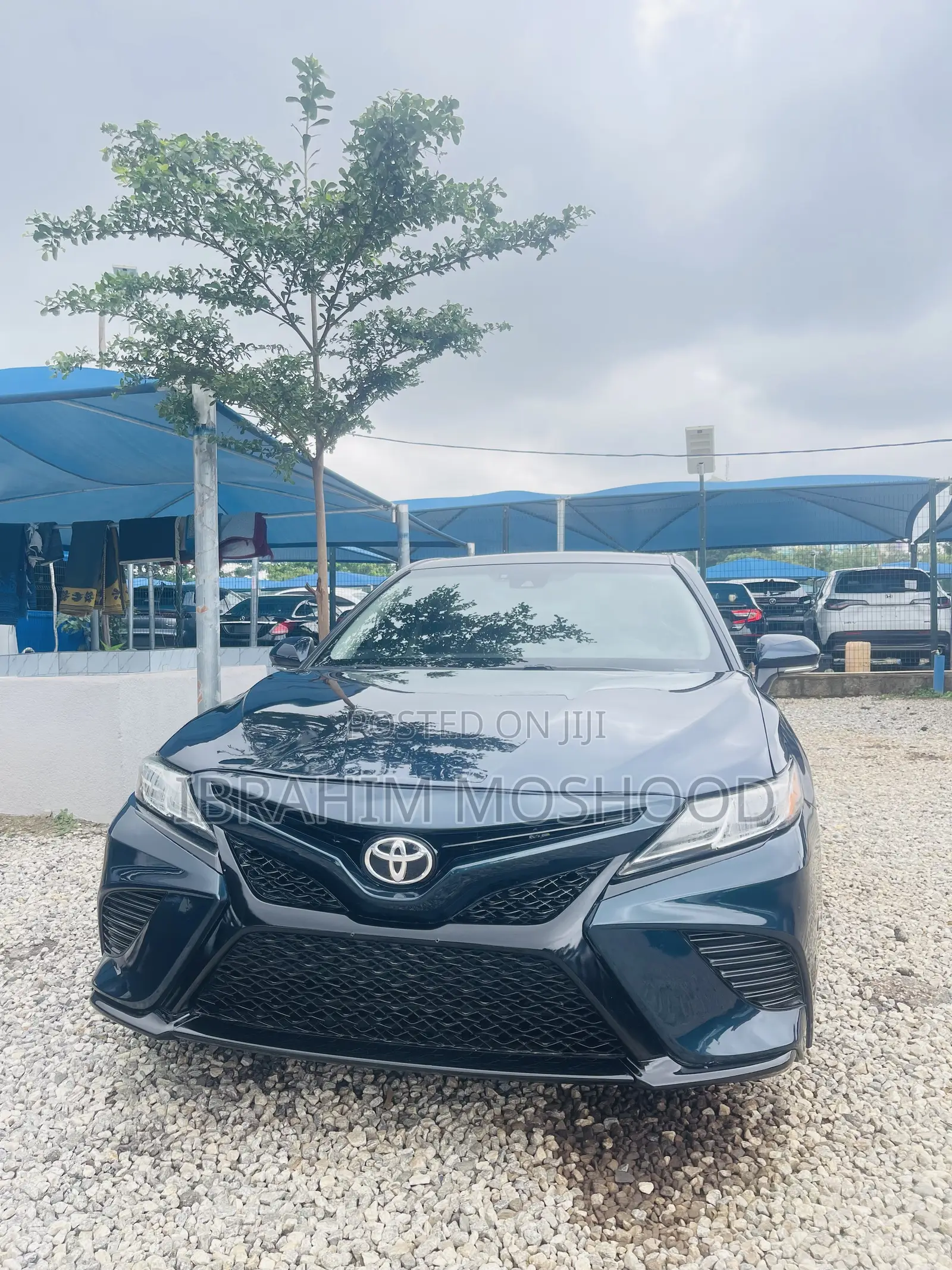 Toyota Camry SE FWD (2.5L 4cyl 8AM) 2018