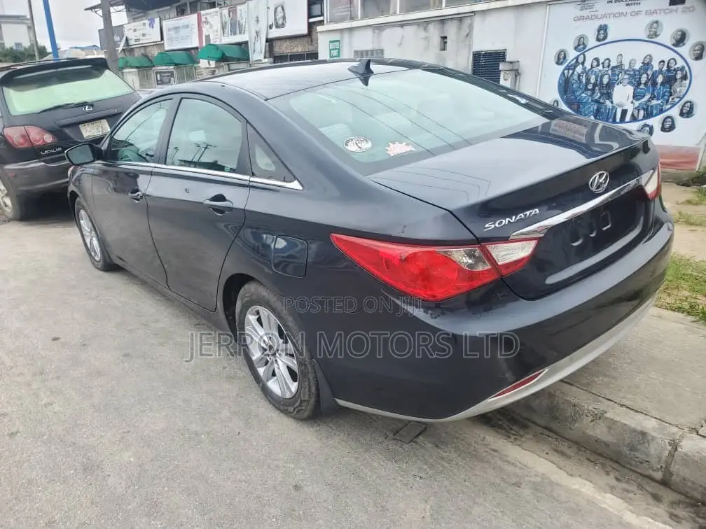 Hyundai Sonata Limited Sedan FWD (2.4L 4cyl 6A) 2013 Blue
