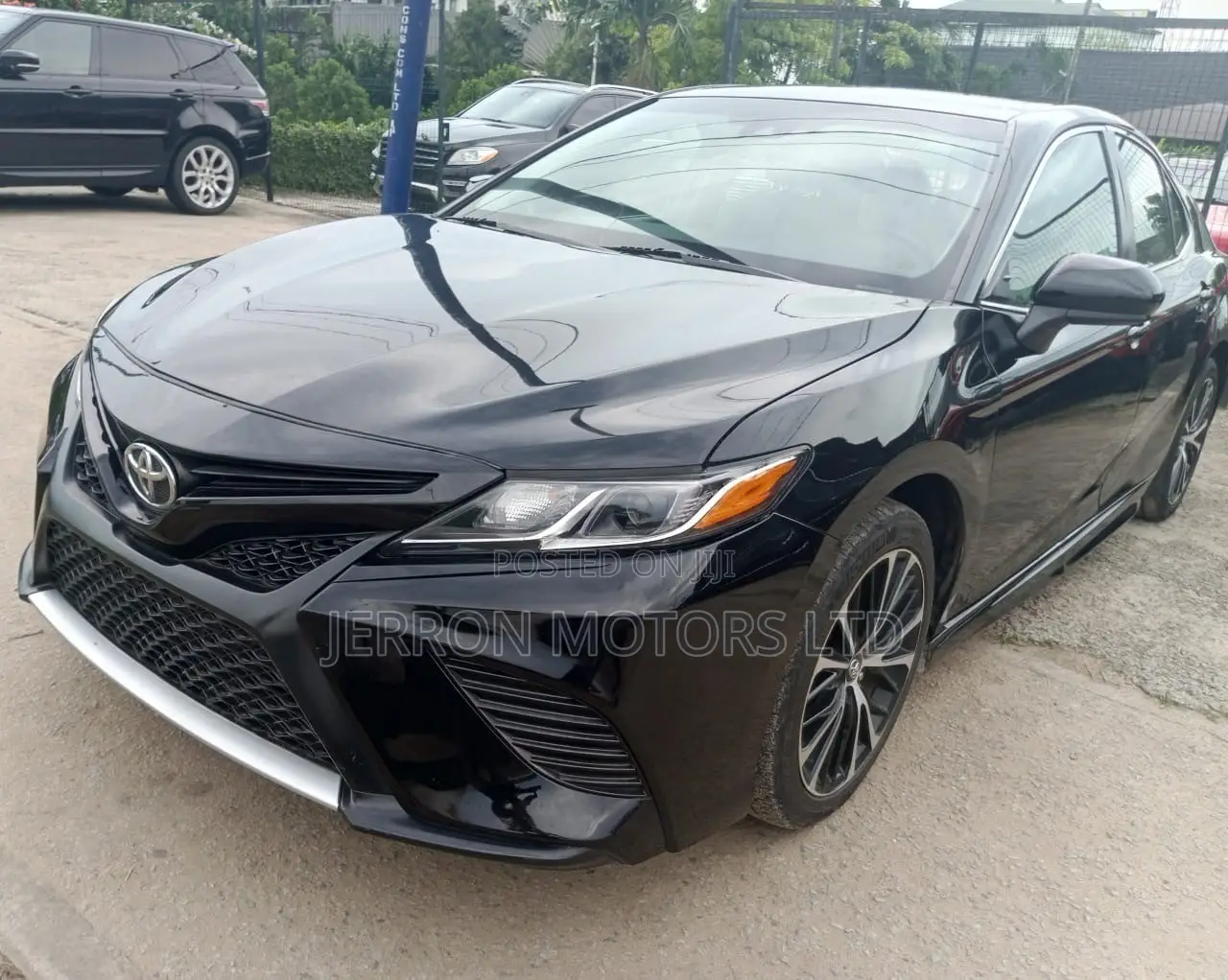 Toyota Camry SE FWD (2.5L 4cyl 8AM) 2018 Black