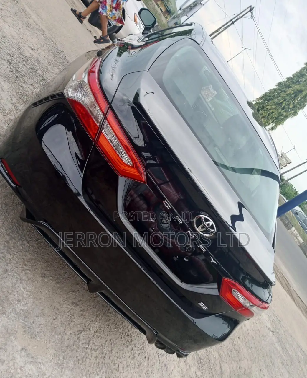 Toyota Camry SE FWD (2.5L 4cyl 8AM) 2018 Black