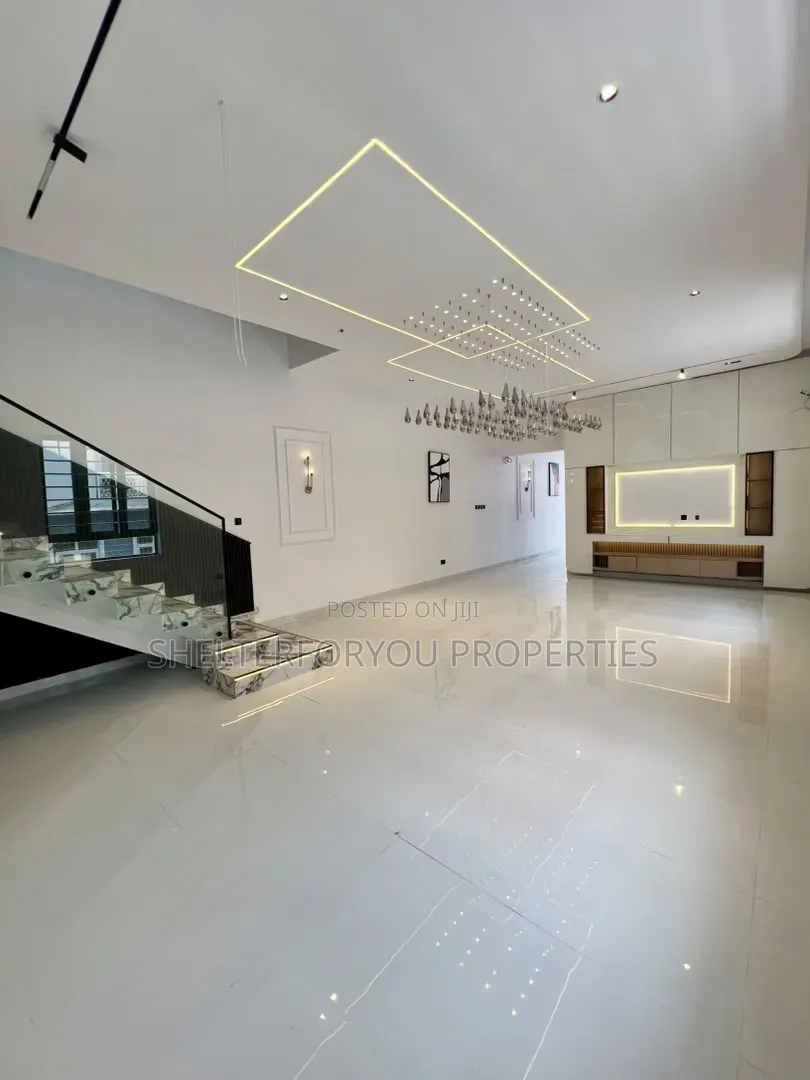 5bdrm Duplex in Lekki Expressway for sale