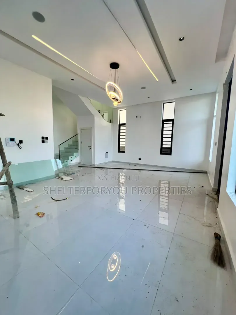4bdrm Duplex in Lekki Expressway for sale