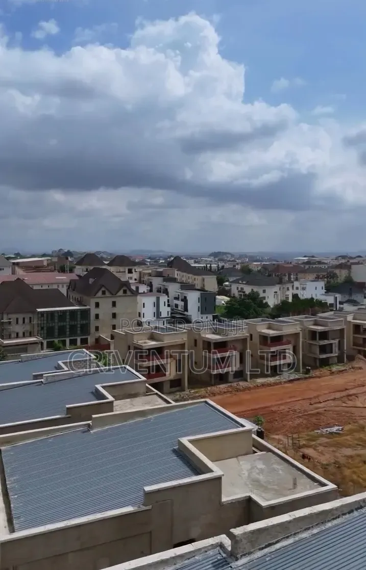 5bdrm Duplex in Guzape District for sale