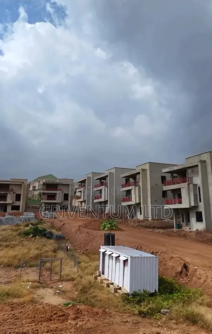 5bdrm Duplex in Guzape District for sale