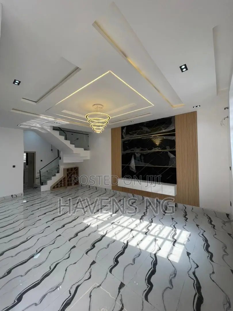 4bdrm Duplex in Ikota for sale