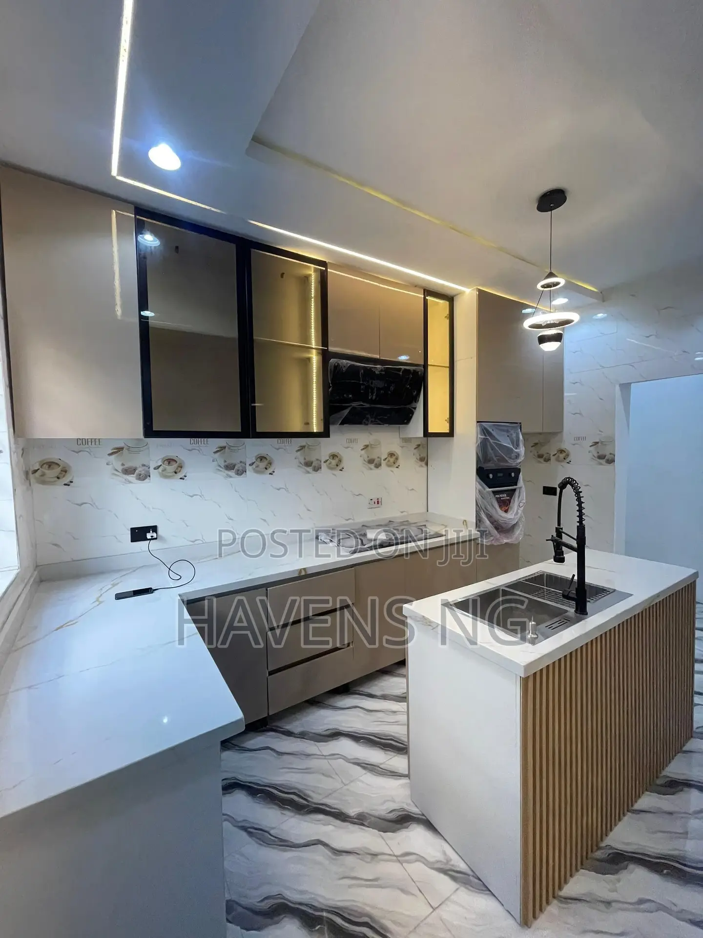 4bdrm Duplex in Ikota for sale