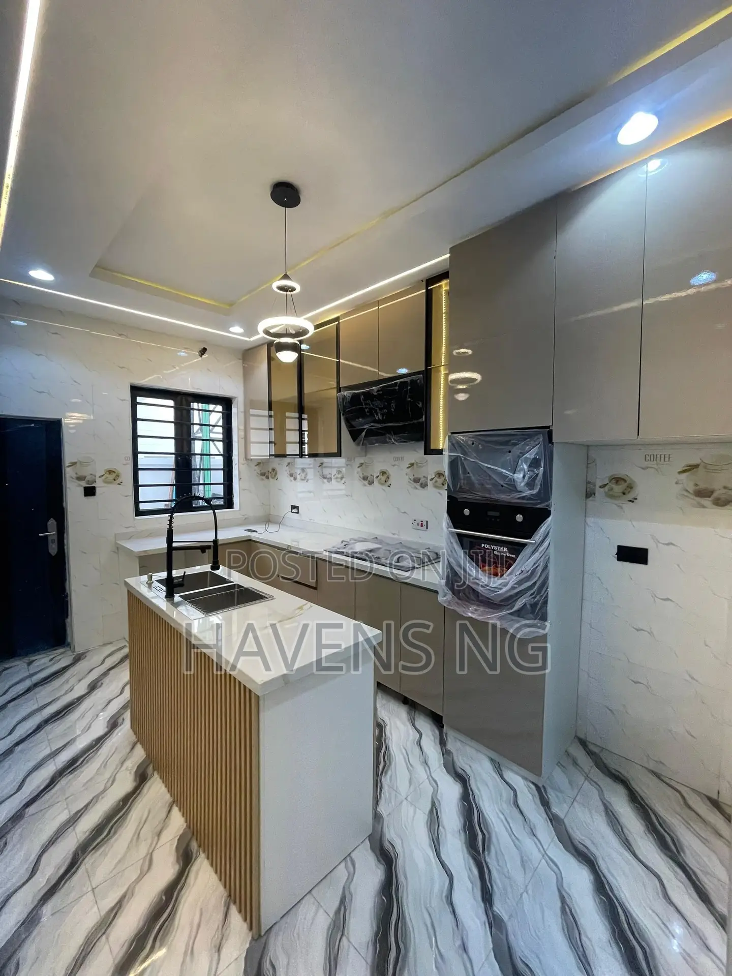 4bdrm Duplex in Ikota for sale