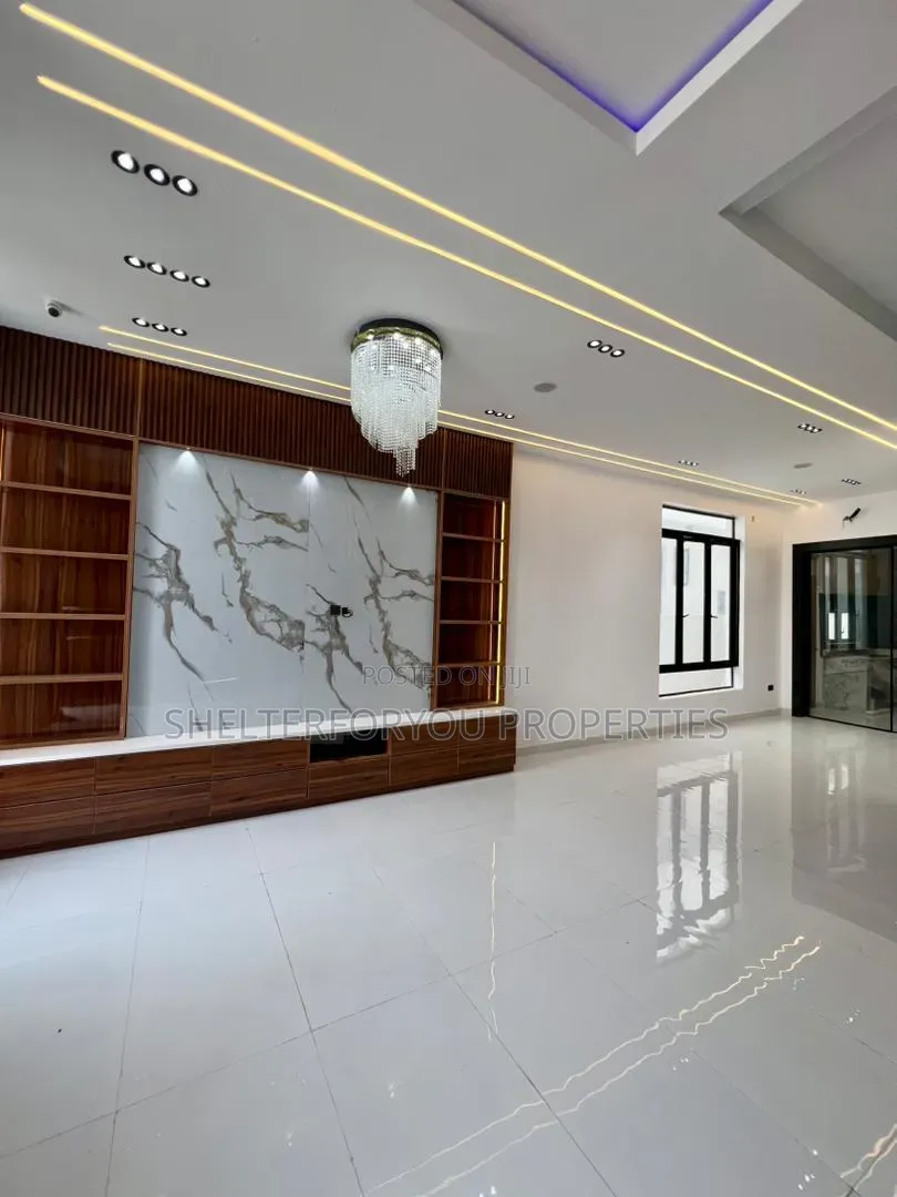 4bdrm Duplex in Lekki Expressway for sale