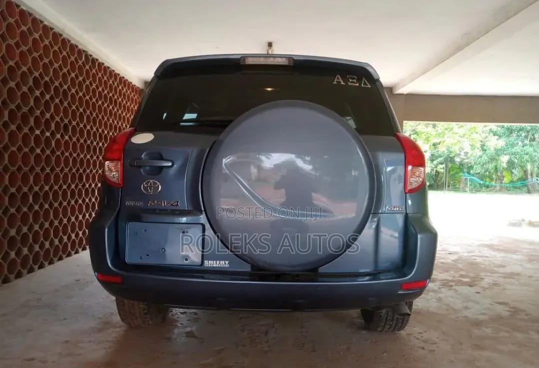 Toyota RAV4 2.4 2008 Blue