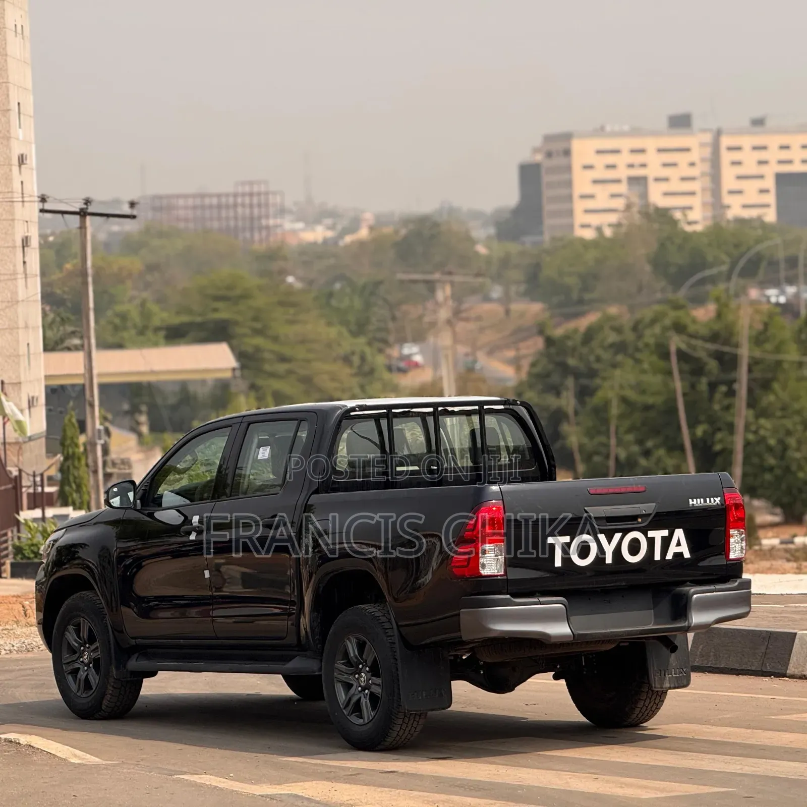 New Toyota Hilux 2025 Black