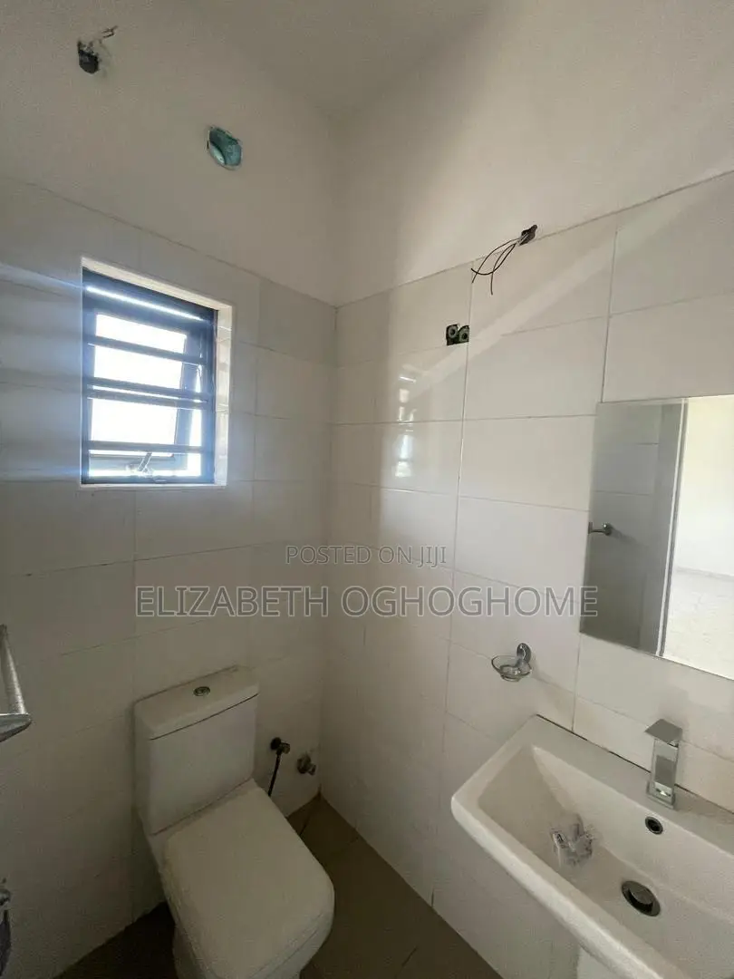 3bdrm Duplex in Lafiaji for rent