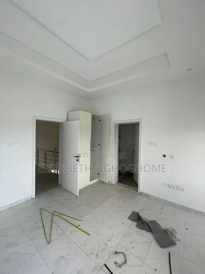 3bdrm Duplex in Lafiaji for rent