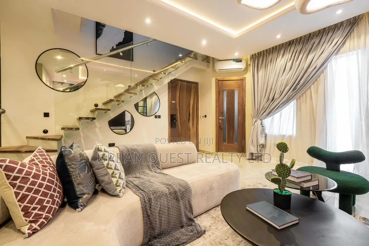 Furnished 2bdrm Apartment in Off Freedom Way, Lekki Phase 1 for sale