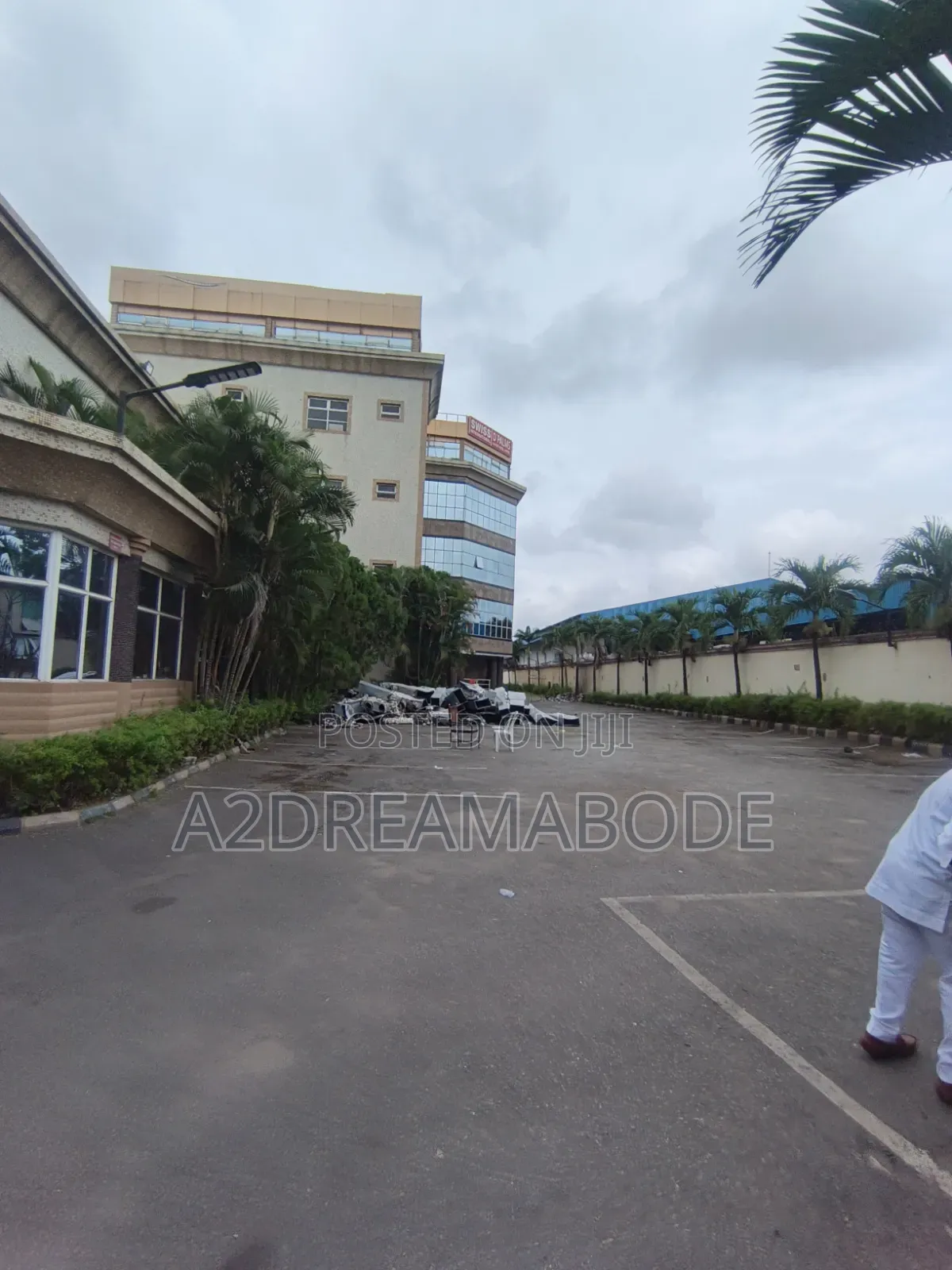 Massive 105 Rooms Commercial Property