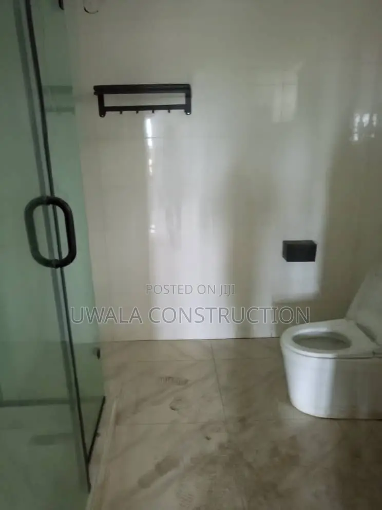 Furnished 5bdrm Duplex in Utako for sale