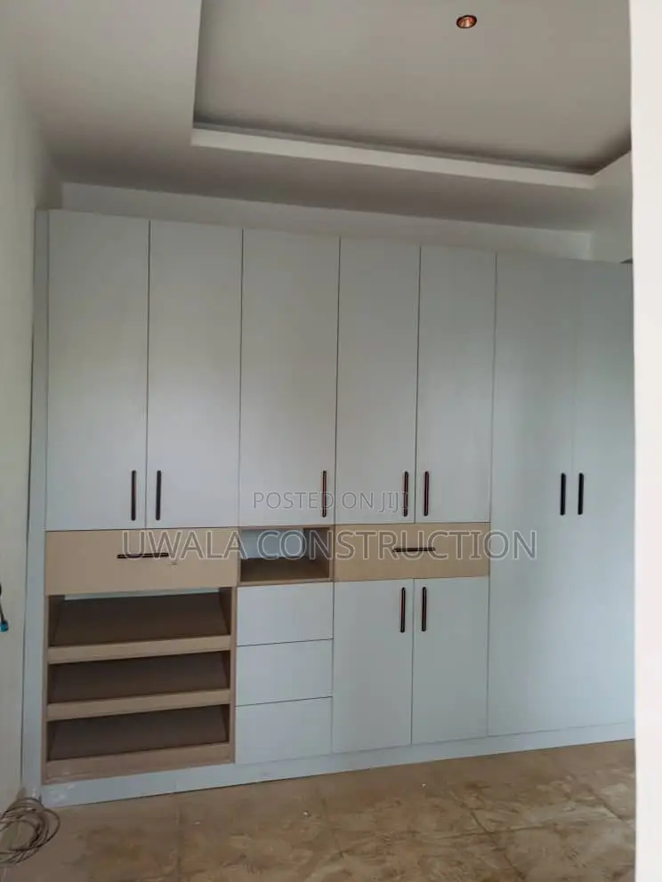 Furnished 5bdrm Duplex in Utako for sale