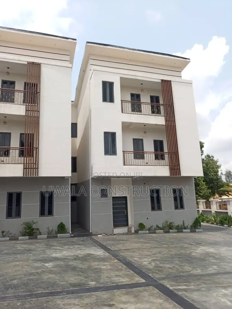 Furnished 5bdrm Duplex in Utako for sale