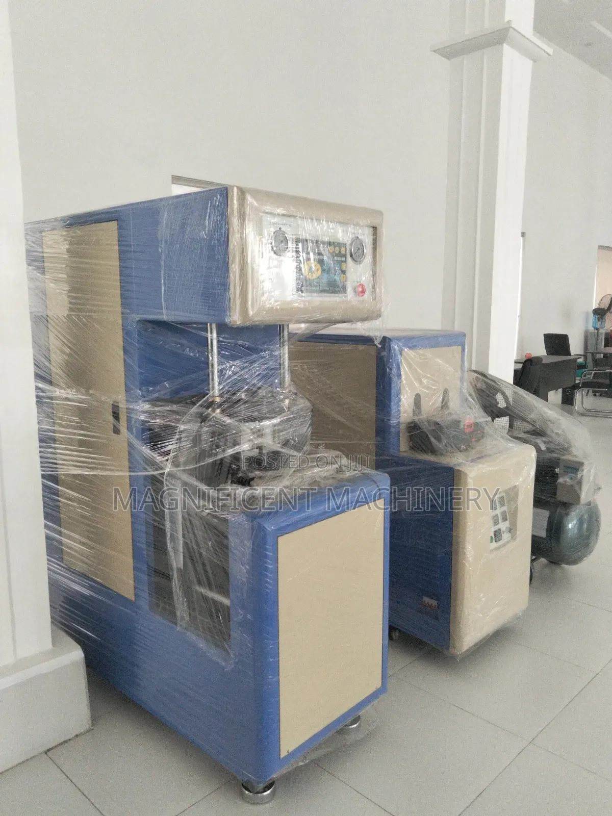 HZ880 Semi Auto PET Bottle Blower Machine, Heater 10hp Compressor