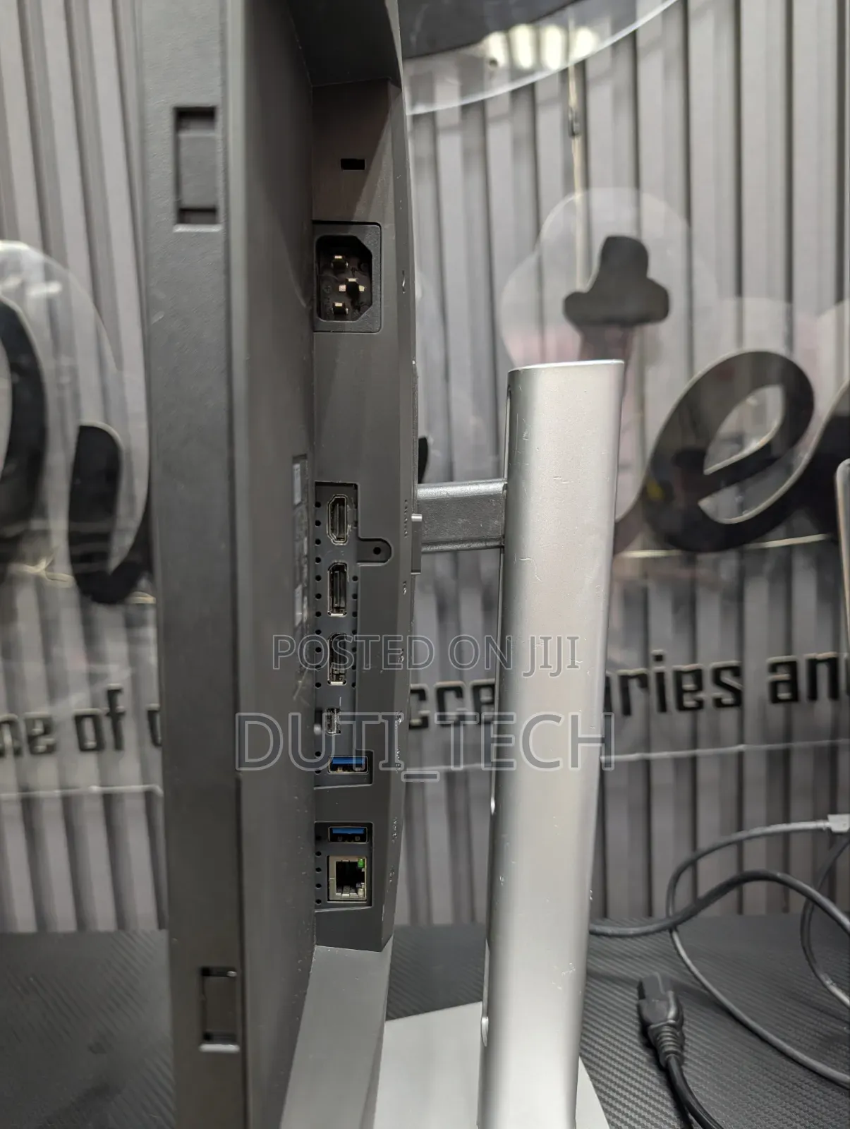 Dell P2722HE 27" USB-C Hub Monitor – IPS Full HD Monitor