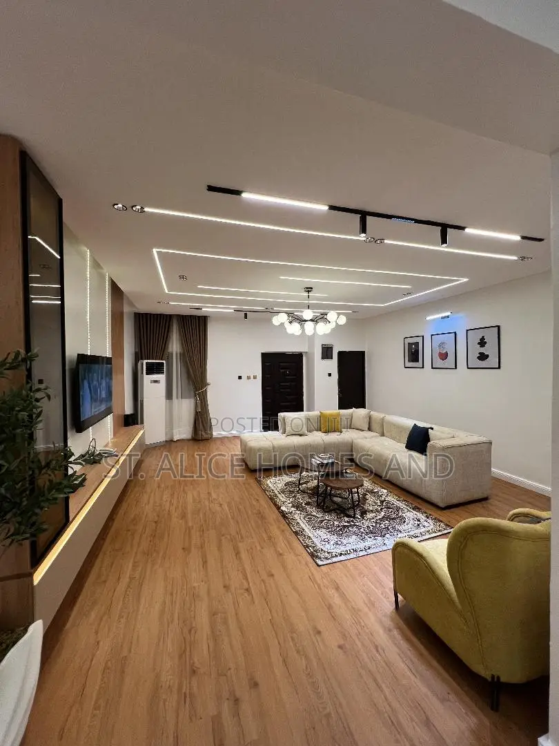 Shamrock 3 Bedroom Apartment With PS5 and Washing Machine Unit 2