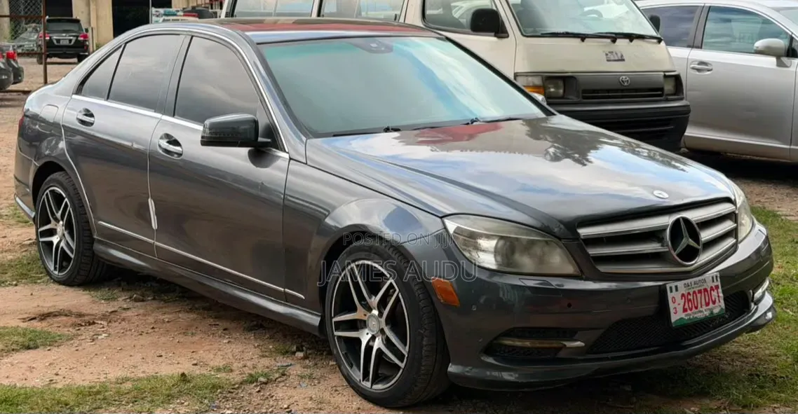 Mercedes-Benz C300 2010 Gray