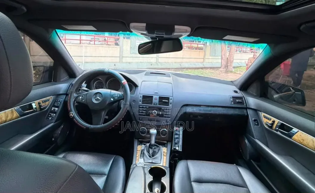 Mercedes-Benz C300 2010 Gray