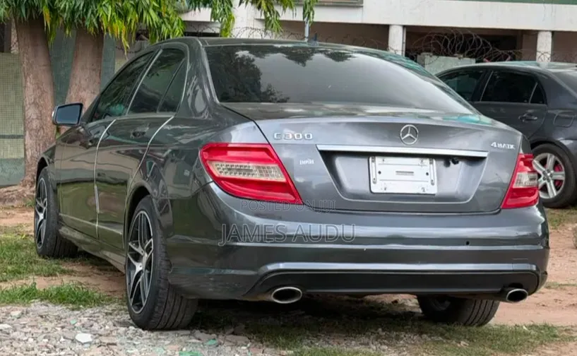 Mercedes-Benz C300 2010 Gray