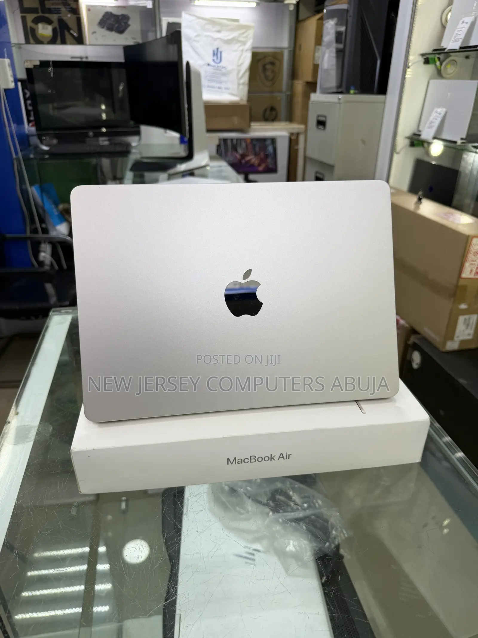 Laptop Apple MacBook Air 2024 M3 24GB Apple M3 SSD 512GB