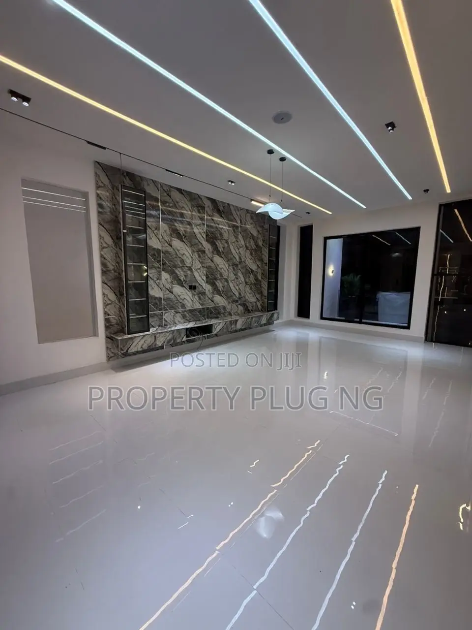 5bdrm Duplex in Captain’S Court, Off Lekki-Epe Expressway for sale
