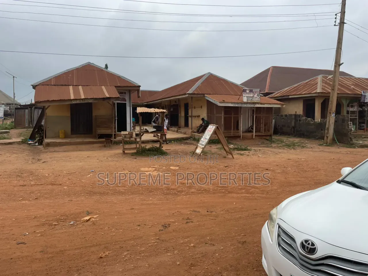 Shopping Complex Facing Main Road at Jenrinyin - Kute After Akala Est