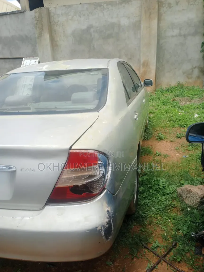 Toyota Camry 2004 Gold