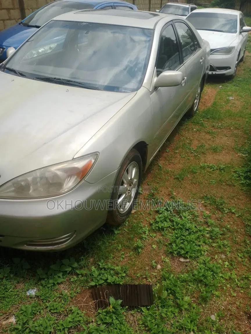 Toyota Camry 2004 Gold