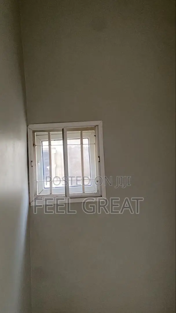 1bdrm Room & Parlour in Broadview Estate, Idu Industrial for rent
