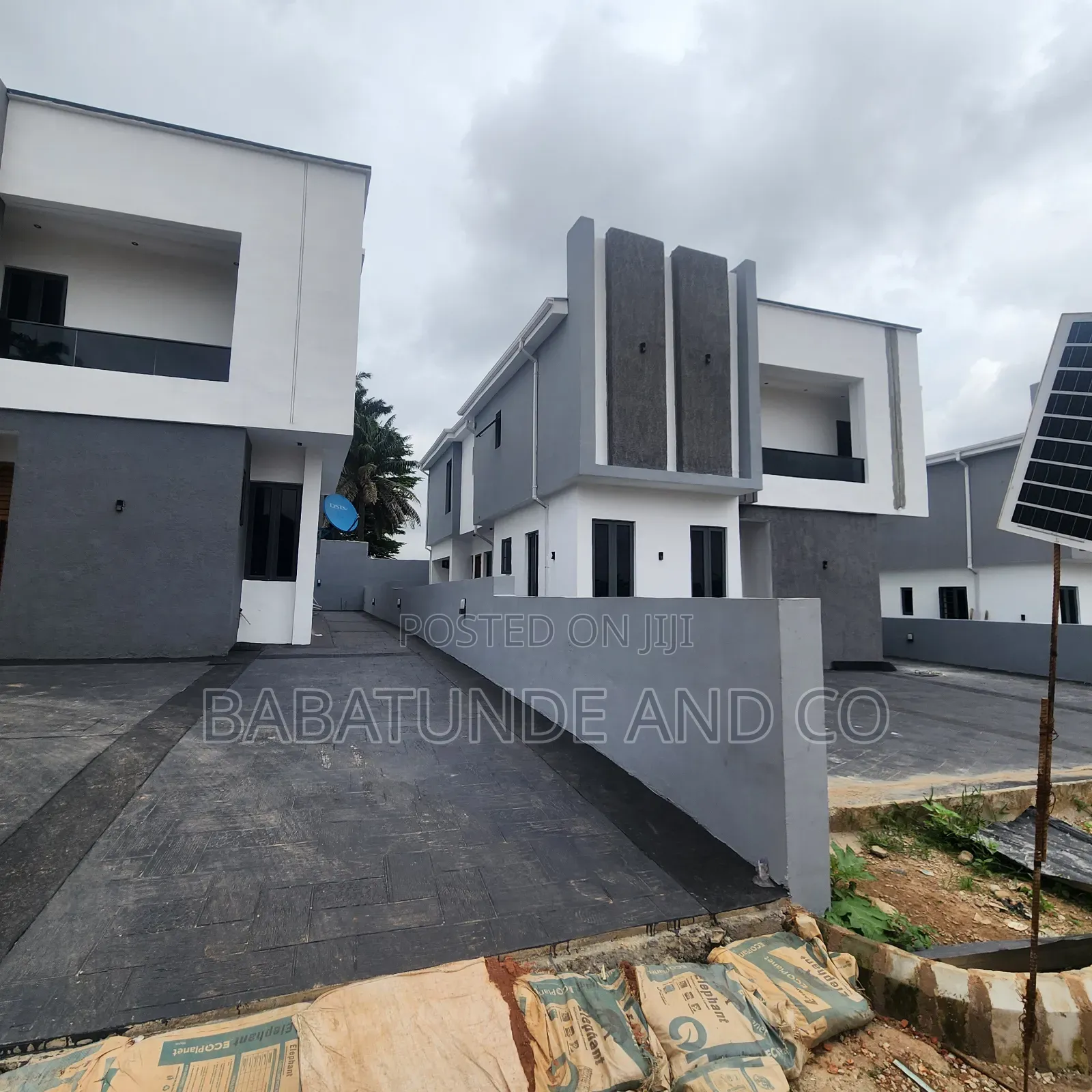 4bdrm Duplex in Jericho Gra for sale