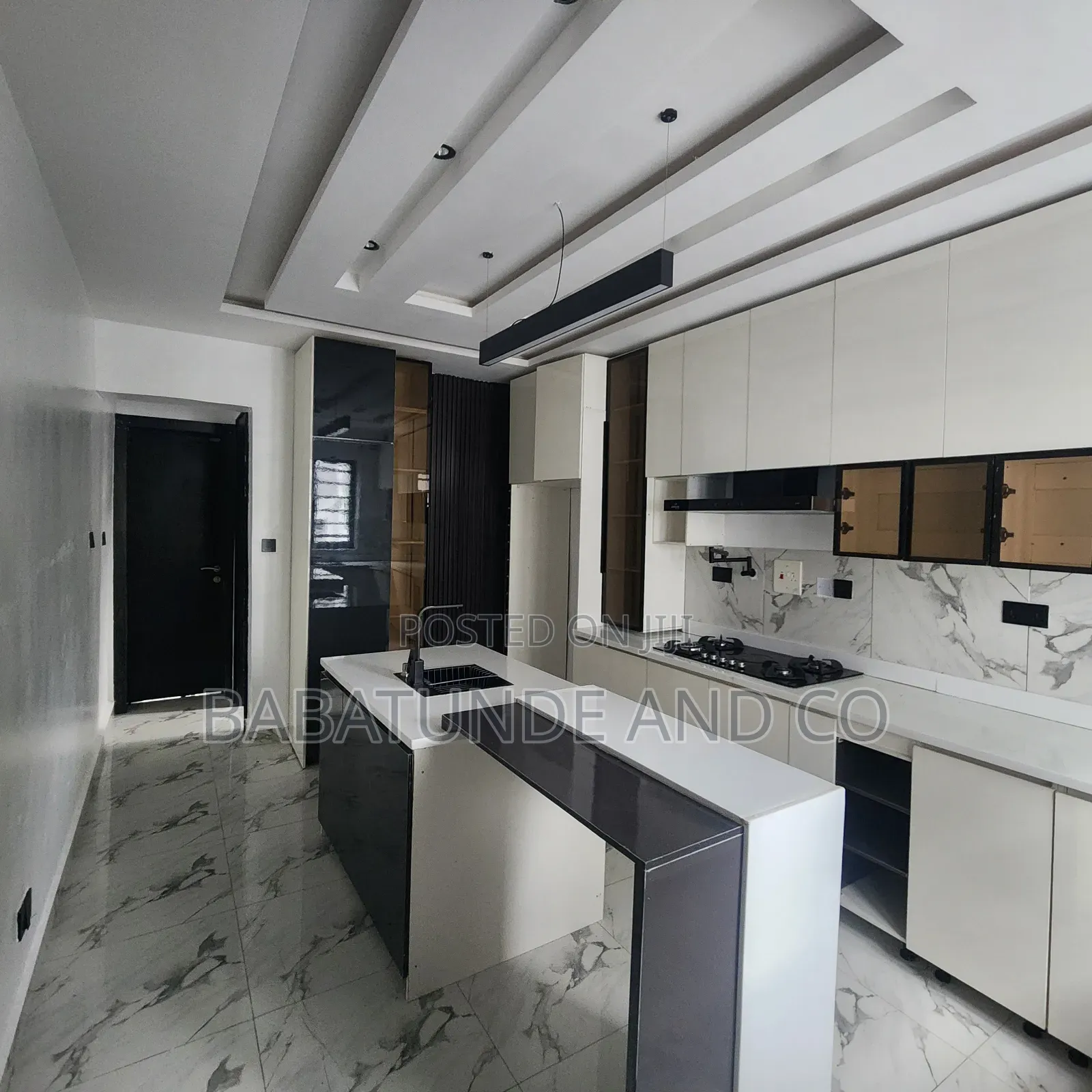 4bdrm Duplex in Jericho Gra for sale
