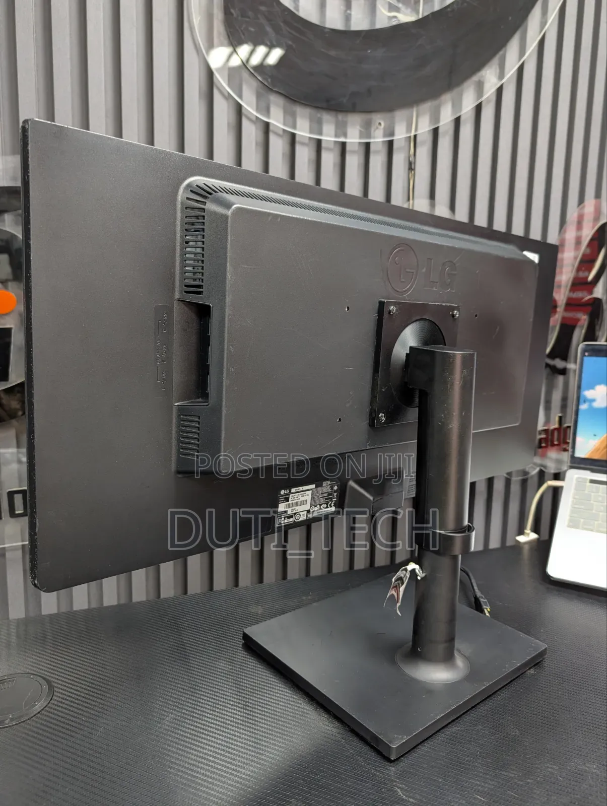 LG 29ub67-B 29" UltraWide IPS Monitor — IPS 2560×1080 WFHD Resolution