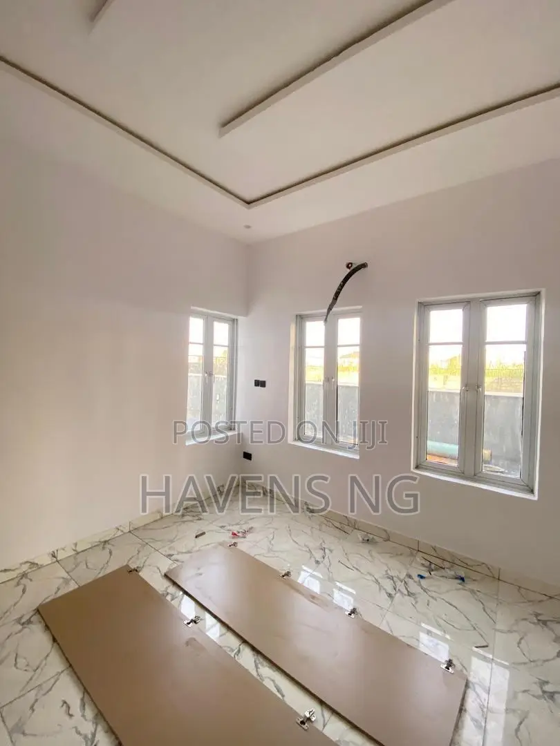 3bdrm Apartment in Sangotedo for sale