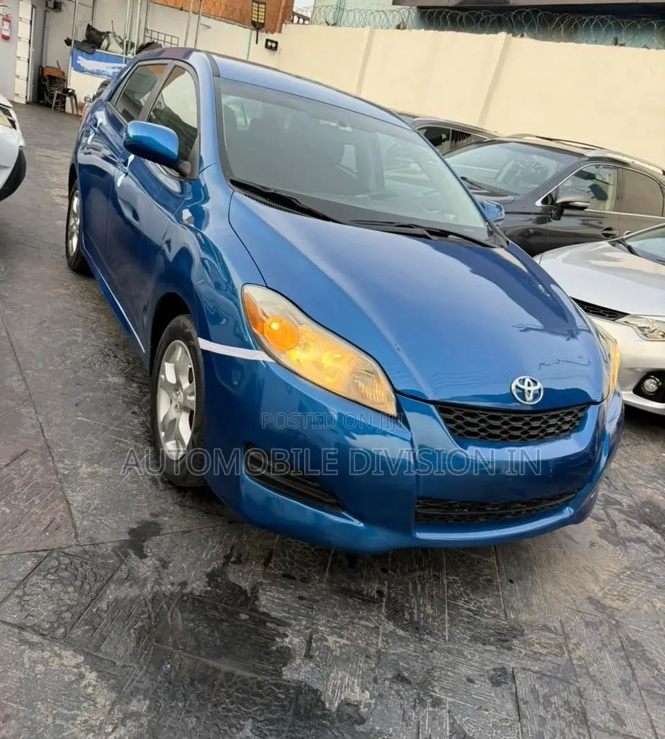 Toyota Matrix XRS Hatchback FWD (2.4L 4cyl 5A) 2010 Blue