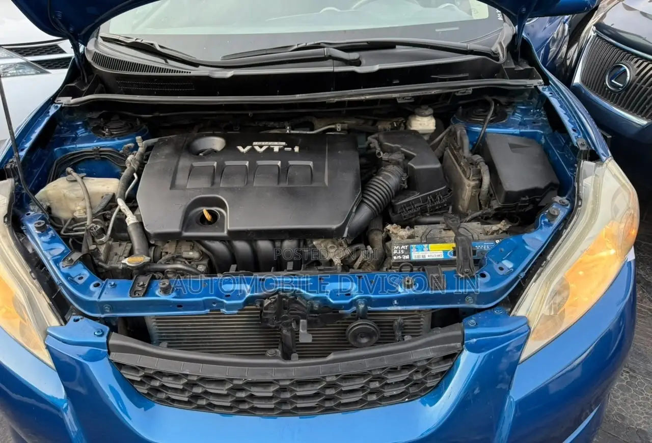 Toyota Matrix XRS Hatchback FWD (2.4L 4cyl 5A) 2010 Blue